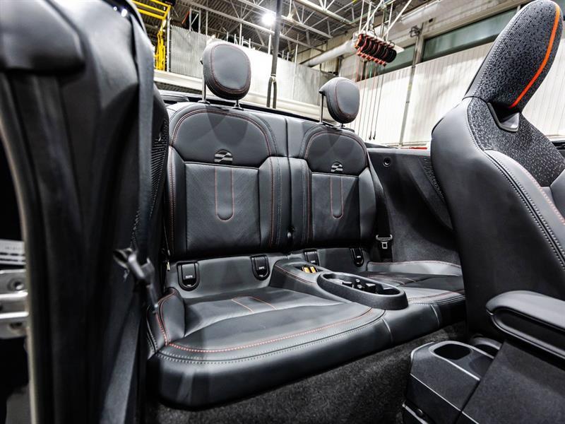 2025 Mini Convertible - Image 17