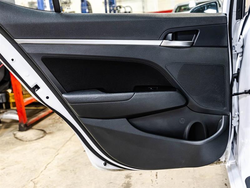 2020 Hyundai Elantra - Image 12