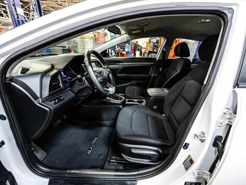 2020 Hyundai Elantra - Image 18