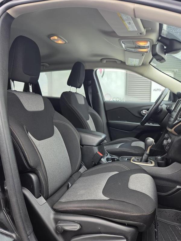 2014 Jeep Grand Cherokee - Image 11