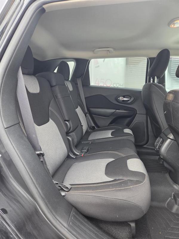 2014 Jeep Grand Cherokee - Image 12