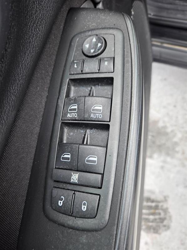 2014 Jeep Grand Cherokee - Image 17