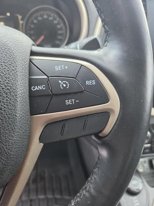 2014 Jeep Grand Cherokee - Image 19