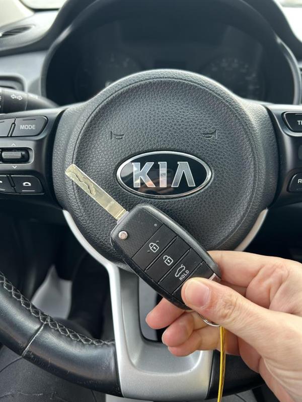 kia Rio5 2021 - 21