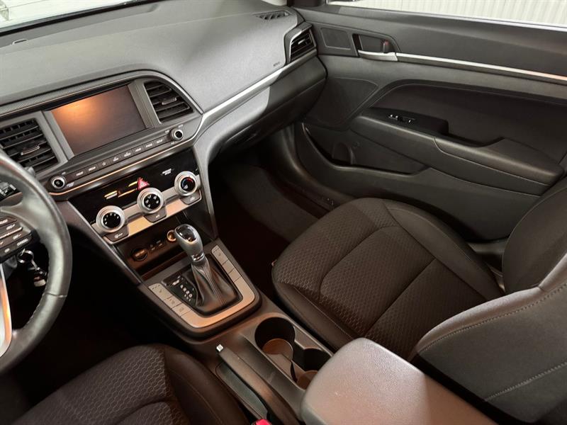 hyundai Elantra 2019 - 17