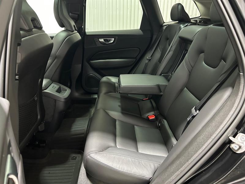 volvo XC60 2023 - 16