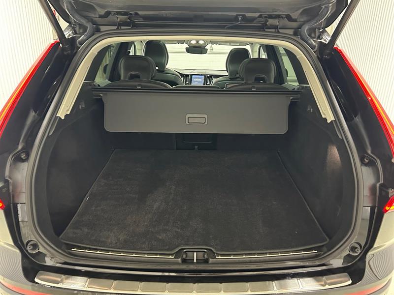 volvo XC60 2023 - 17