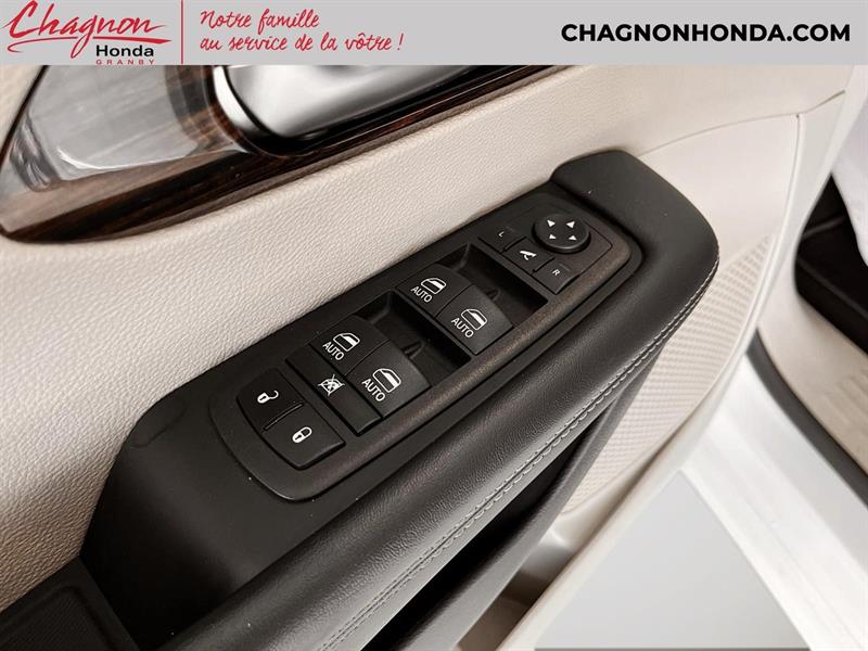 chrysler Pacifica Hybrid 2023 - 16