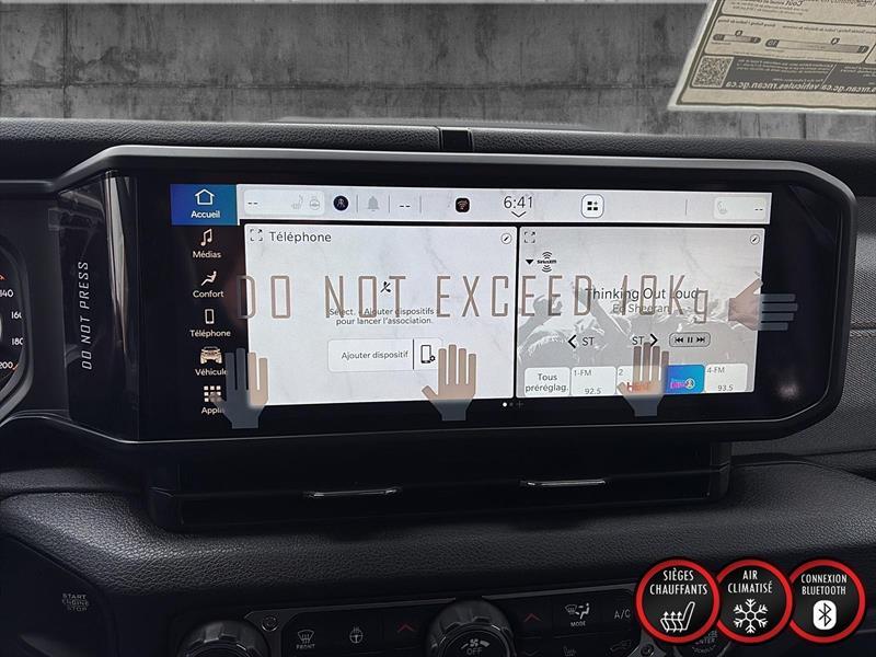 2025 Jeep Wrangler - Image 15