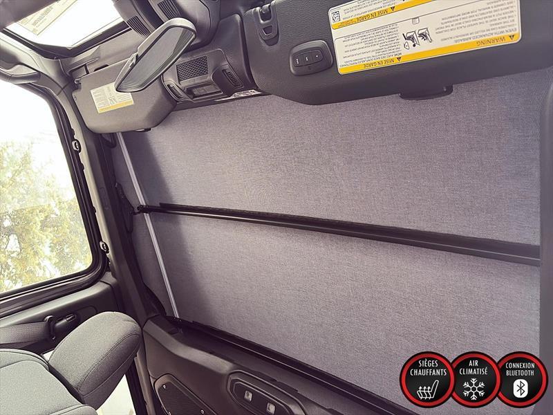 2025 Jeep Wrangler - Image 21