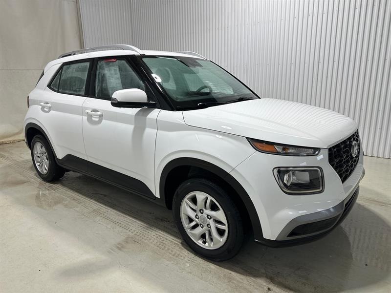 2022 Hyundai Venue - Image 4