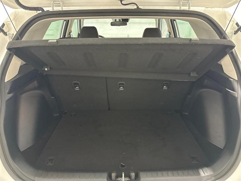 2022 Hyundai Venue - Image 14