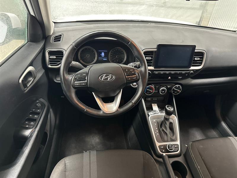 2022 Hyundai Venue - Image 18