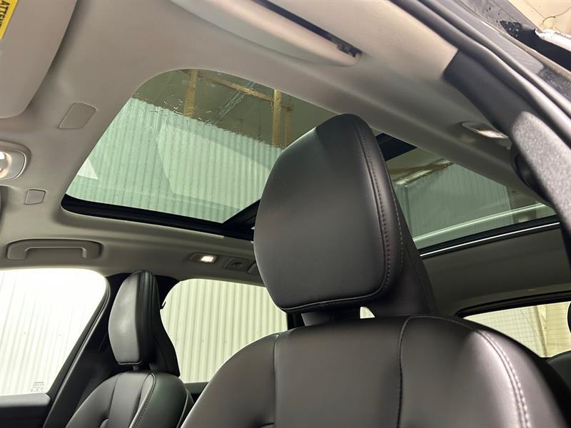 2023 Volvo XC60 - Image 14