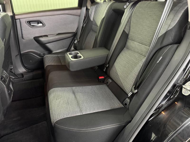 2023 Nissan Rogue - Image 17