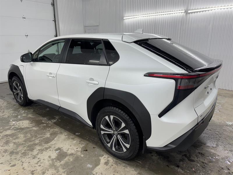 2024 Toyota BZ4X - Image 11