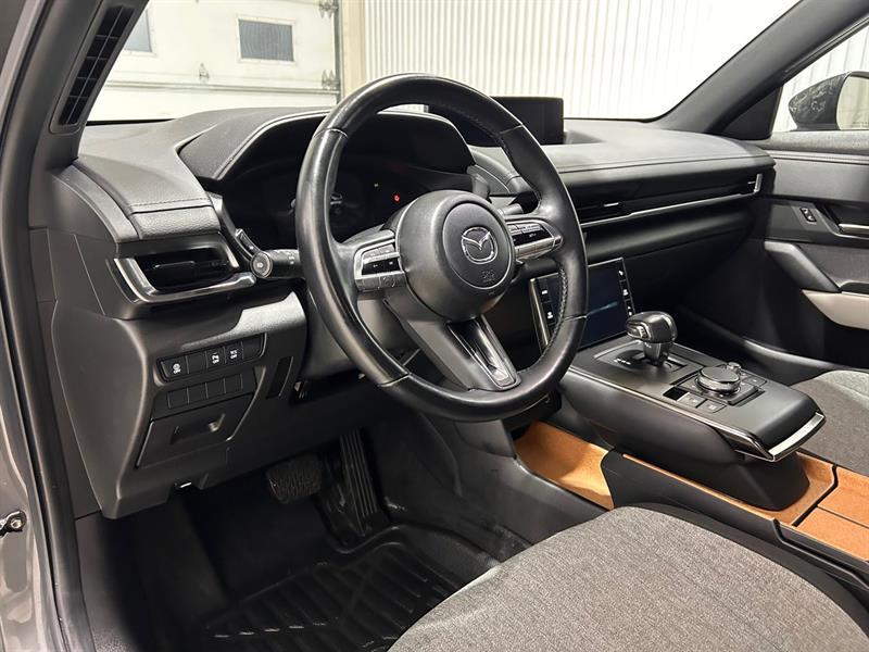 2022 Mazda MX-30 - Image 13