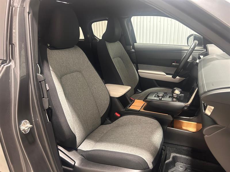 2022 Mazda MX-30 - Image 17