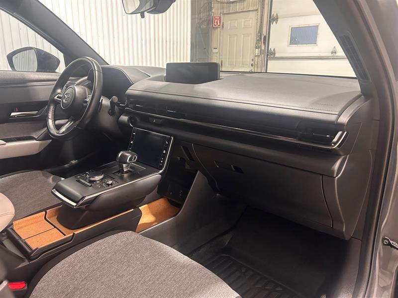 2022 Mazda MX-30 - Image 20