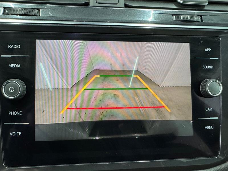 2022 Volkswagen Tiguan - Image 13