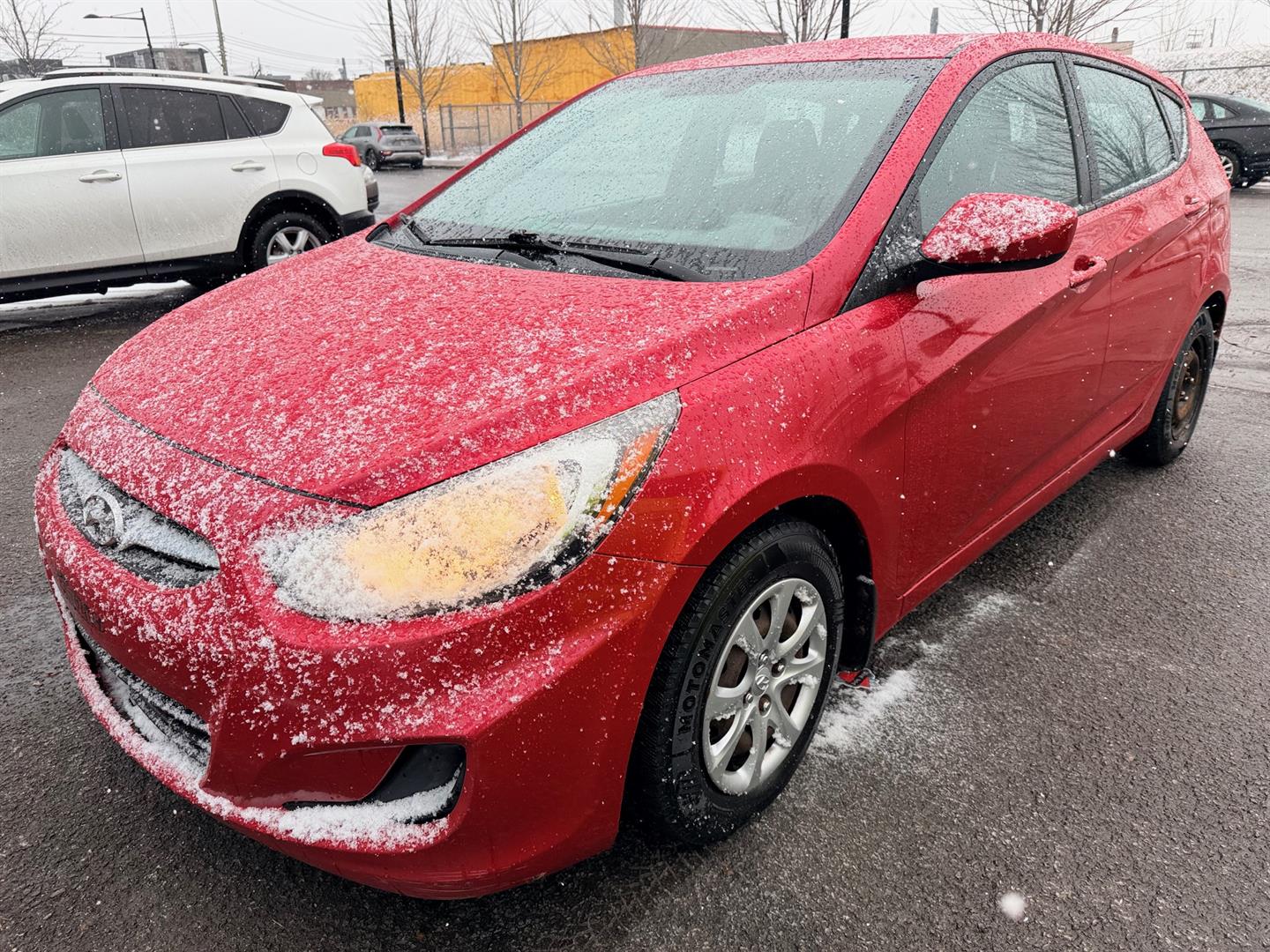 2014 Hyundai Accent GL 4-Door Hatchback FWD