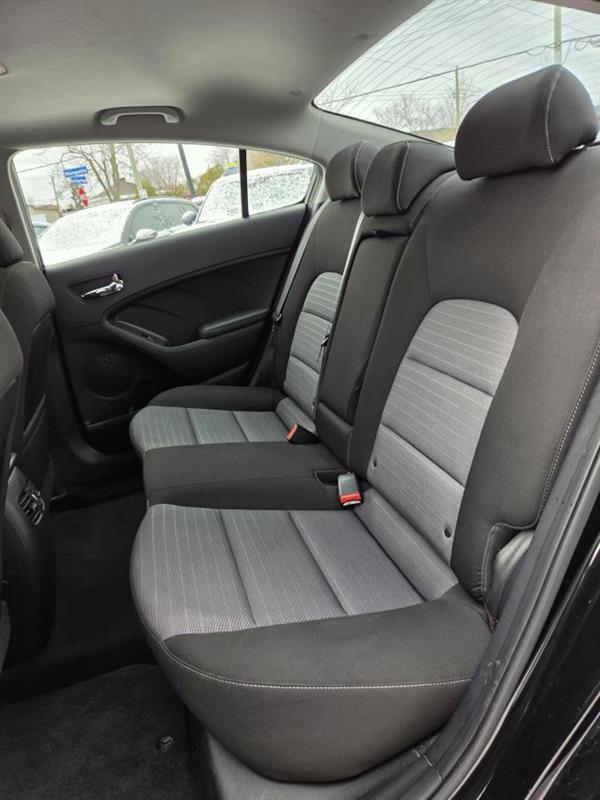 2016 Kia Forte - Image 13