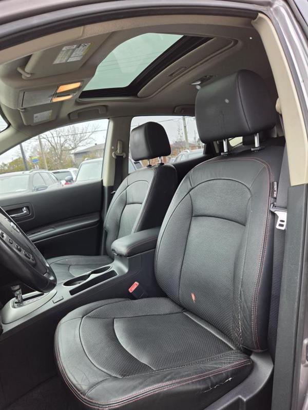 2011 Nissan Rogue - Image 16