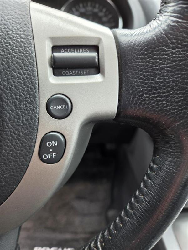 2011 Nissan Rogue - Image 19