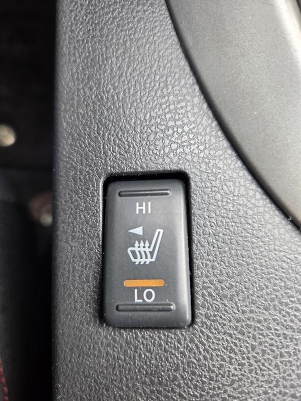 2011 Nissan Rogue - Image 21