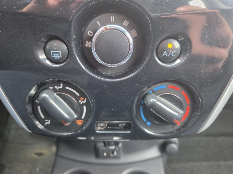 2017 Nissan Versa - Image 22