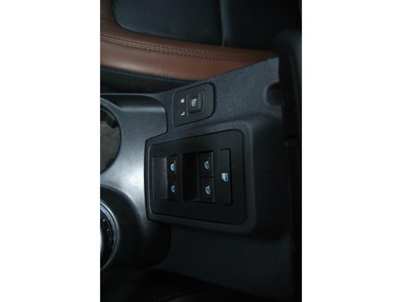 2022 Ford Bronco - Image 24