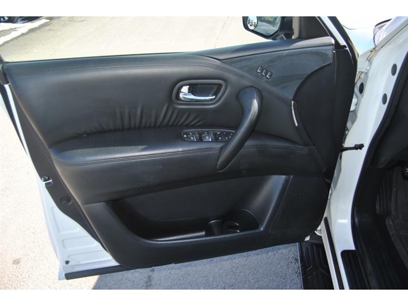 2023 Nissan Armada - Image 13