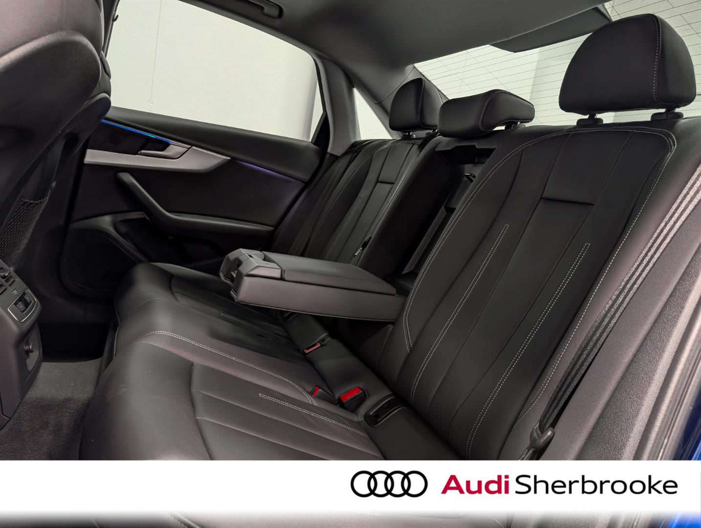 audi berline A4 2022 - 11