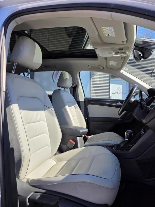 2018 Volkswagen Tiguan - Image 12