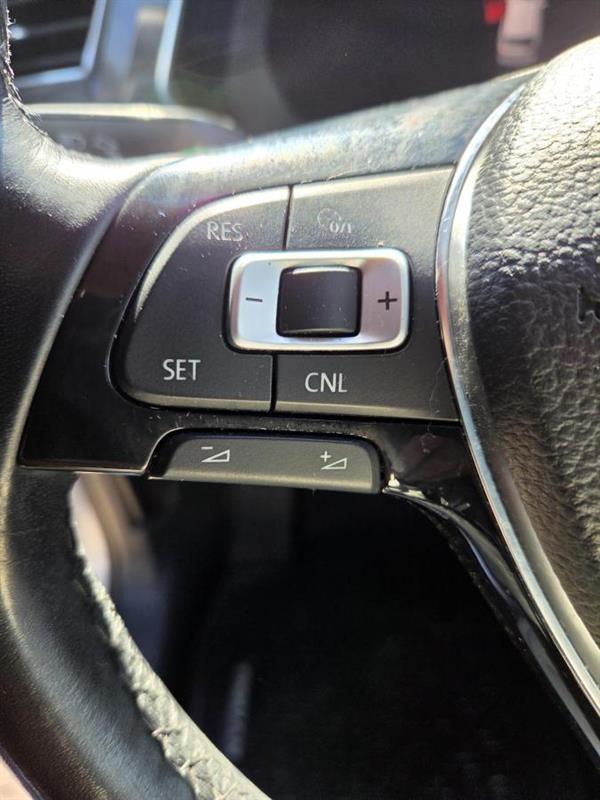 2018 Volkswagen Tiguan - Image 19