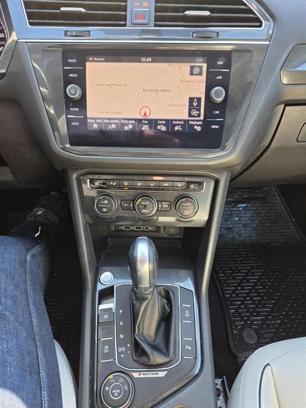2018 Volkswagen Tiguan - Image 22