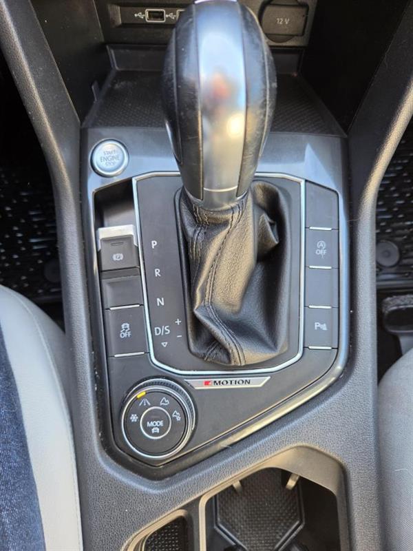 2018 Volkswagen Tiguan - Image 23