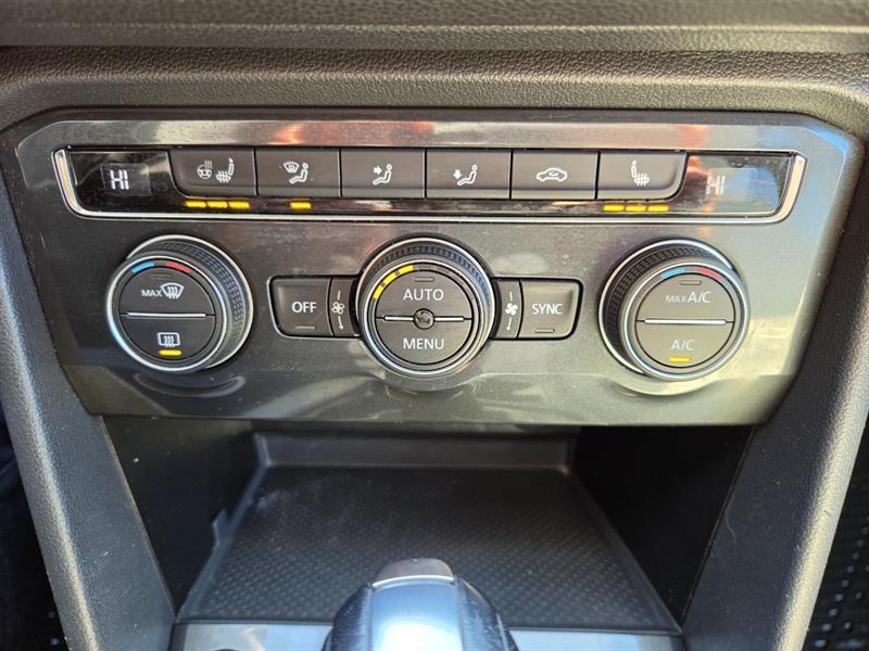 2018 Volkswagen Tiguan - Image 24