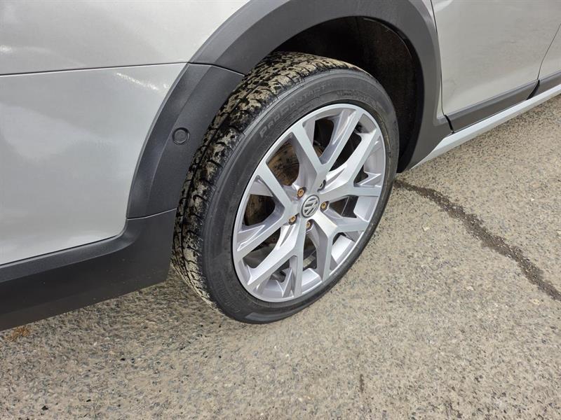 2017 Volkswagen Golf - Image 8