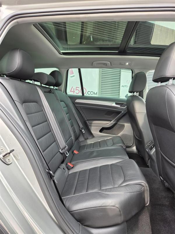 2017 Volkswagen Golf - Image 12