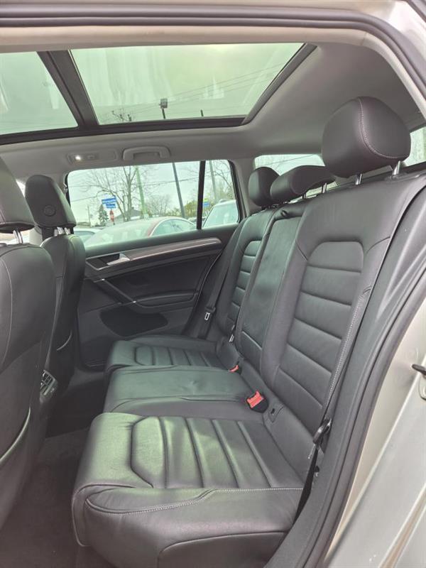 2017 Volkswagen Golf - Image 13