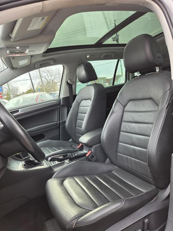 2017 Volkswagen Golf - Image 16