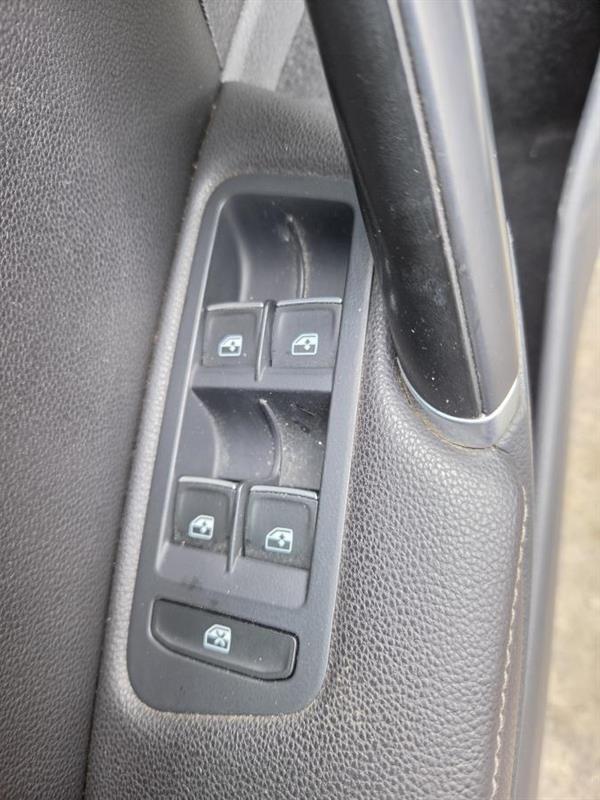 2017 Volkswagen Golf - Image 17