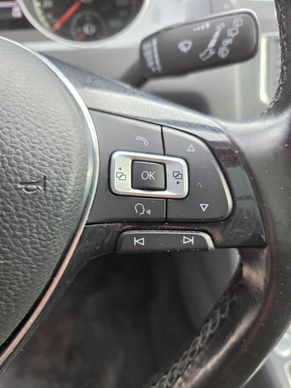 2017 Volkswagen Golf - Image 19