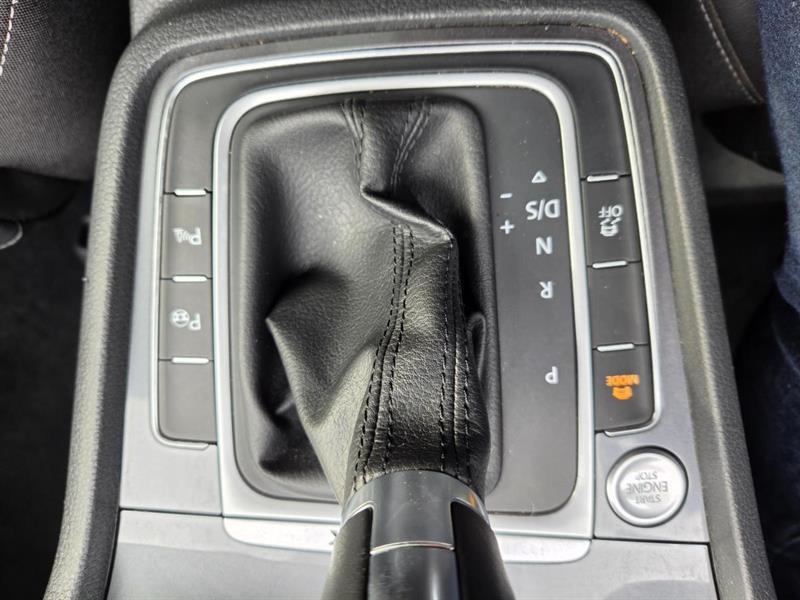 2017 Volkswagen Golf - Image 21