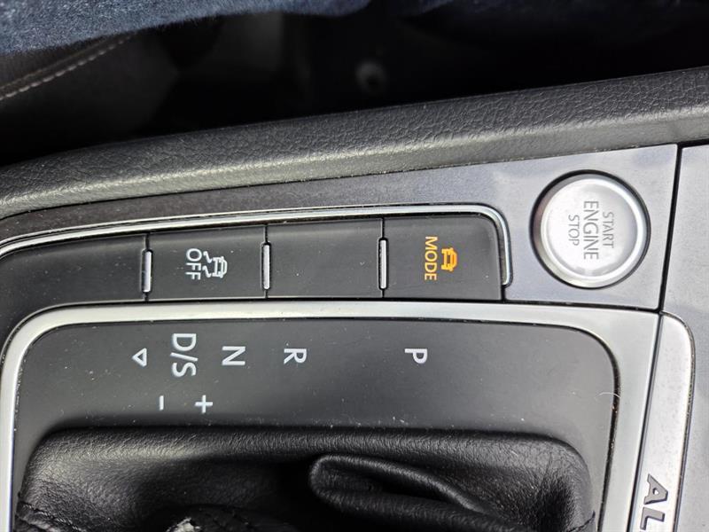 2017 Volkswagen Golf - Image 23