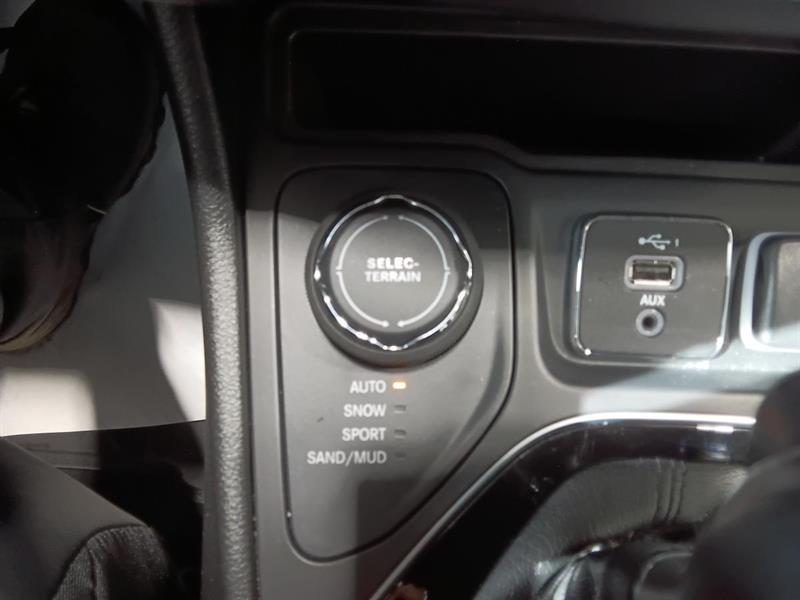 jeep Cherokee 2023 - 26
