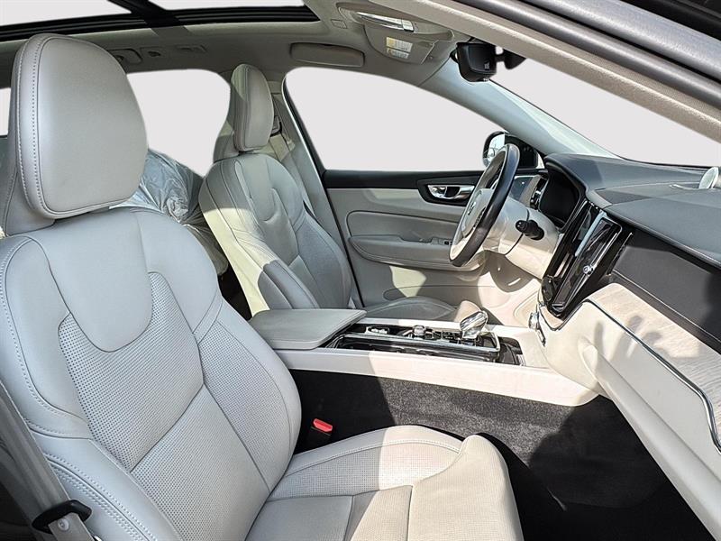 volvo XC60 2023 - 16