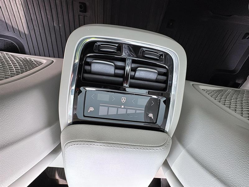 volvo XC60 2023 - 32
