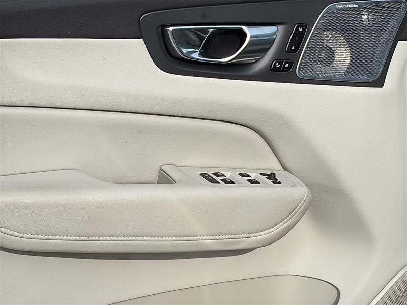volvo XC60 2023 - 33